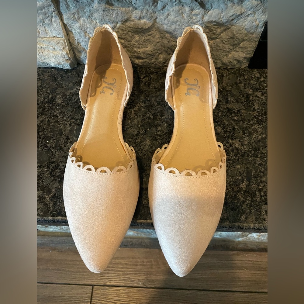 Women’s Journee Collection shoes - size 9